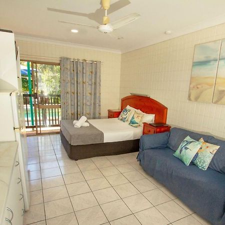 Tropical Palms Resort & 4Wd Hire Picnic Bay Exteriör bild