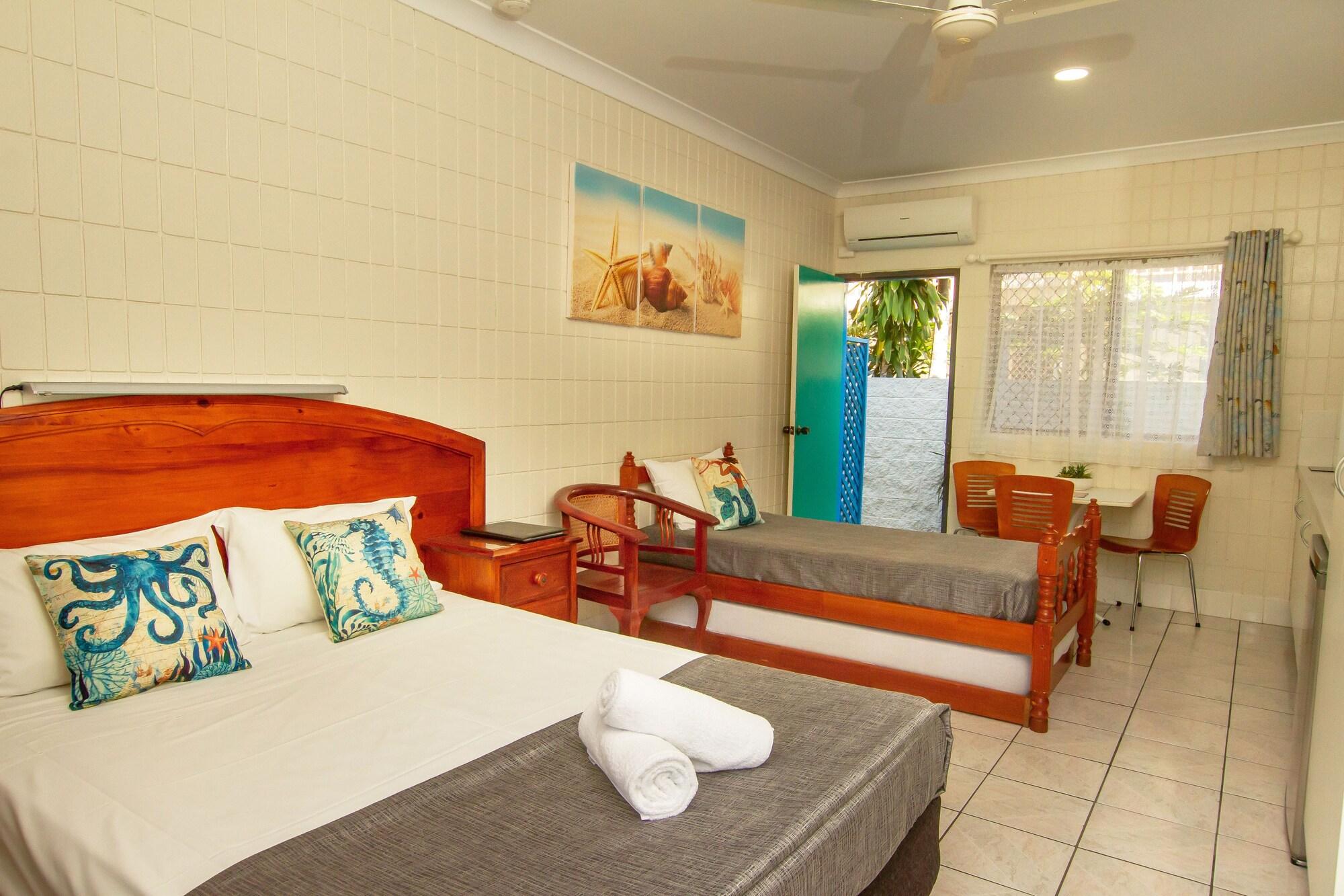 Tropical Palms Resort & 4Wd Hire Picnic Bay Exteriör bild