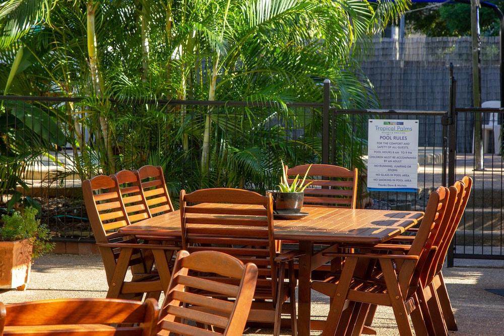 Tropical Palms Resort & 4Wd Hire Picnic Bay Exteriör bild
