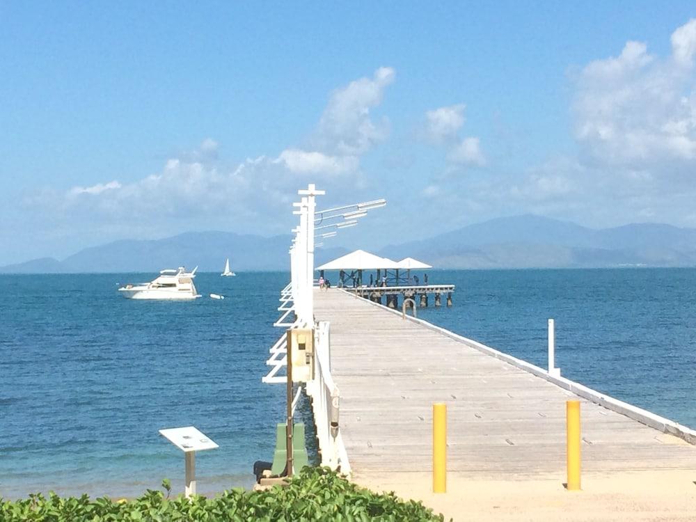 Tropical Palms Resort & 4Wd Hire Picnic Bay Exteriör bild