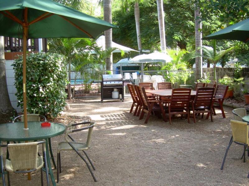 Tropical Palms Resort & 4Wd Hire Picnic Bay Exteriör bild
