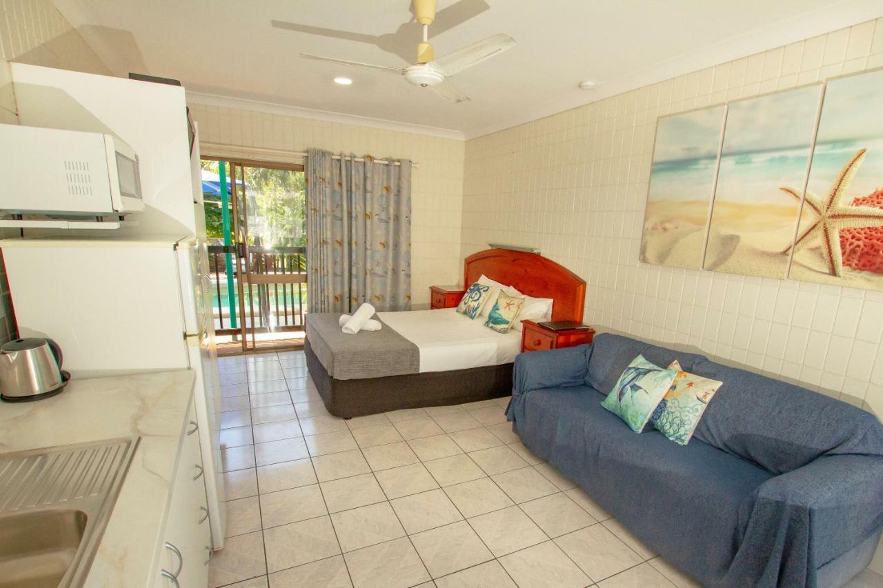 Tropical Palms Resort & 4Wd Hire Picnic Bay Exteriör bild