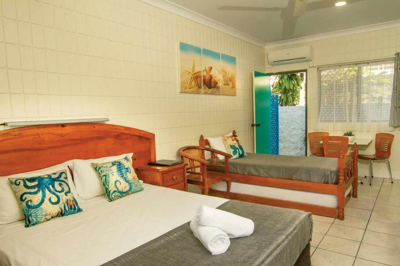 Tropical Palms Resort & 4Wd Hire Picnic Bay Exteriör bild