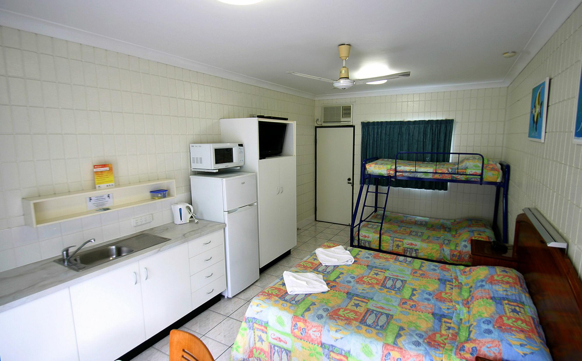 Tropical Palms Resort & 4Wd Hire Picnic Bay Exteriör bild