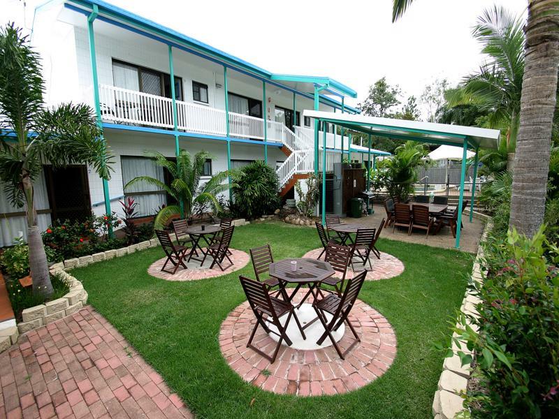 Tropical Palms Resort & 4Wd Hire Picnic Bay Exteriör bild